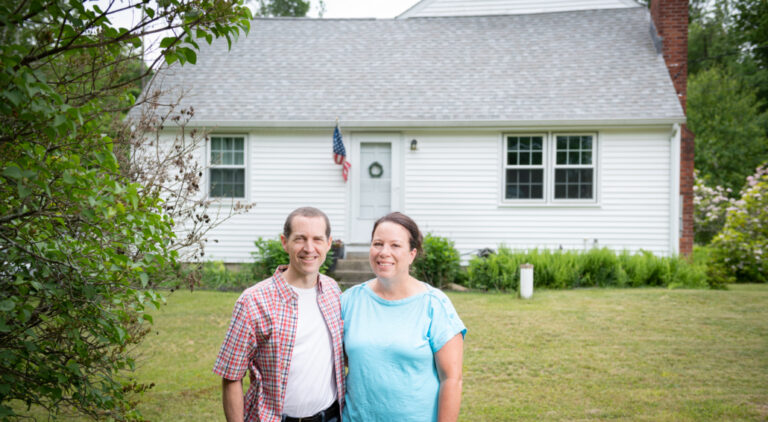 Through solar plus storage, Michael and Jaimee are controlling their energy costs and going green.