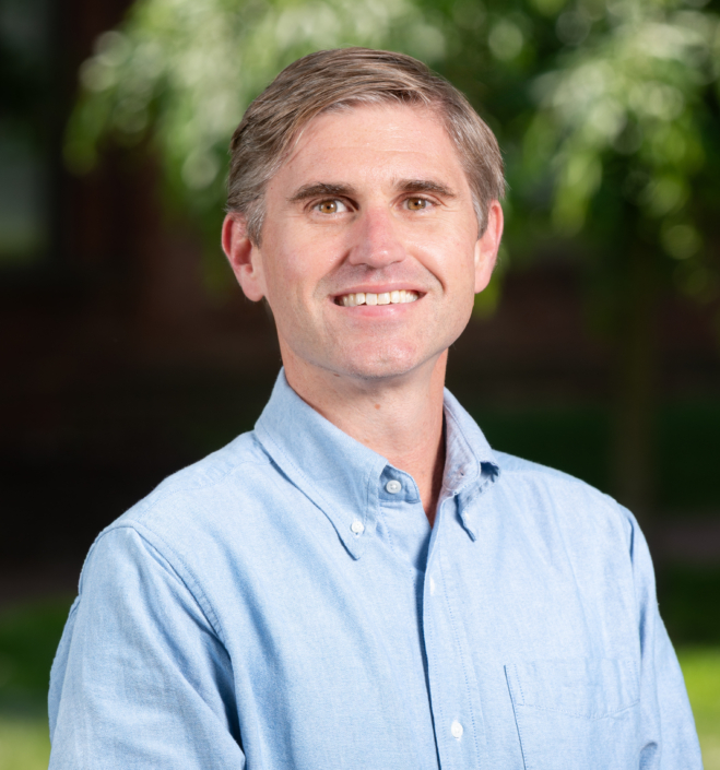 Headshot of Mackey Dykes