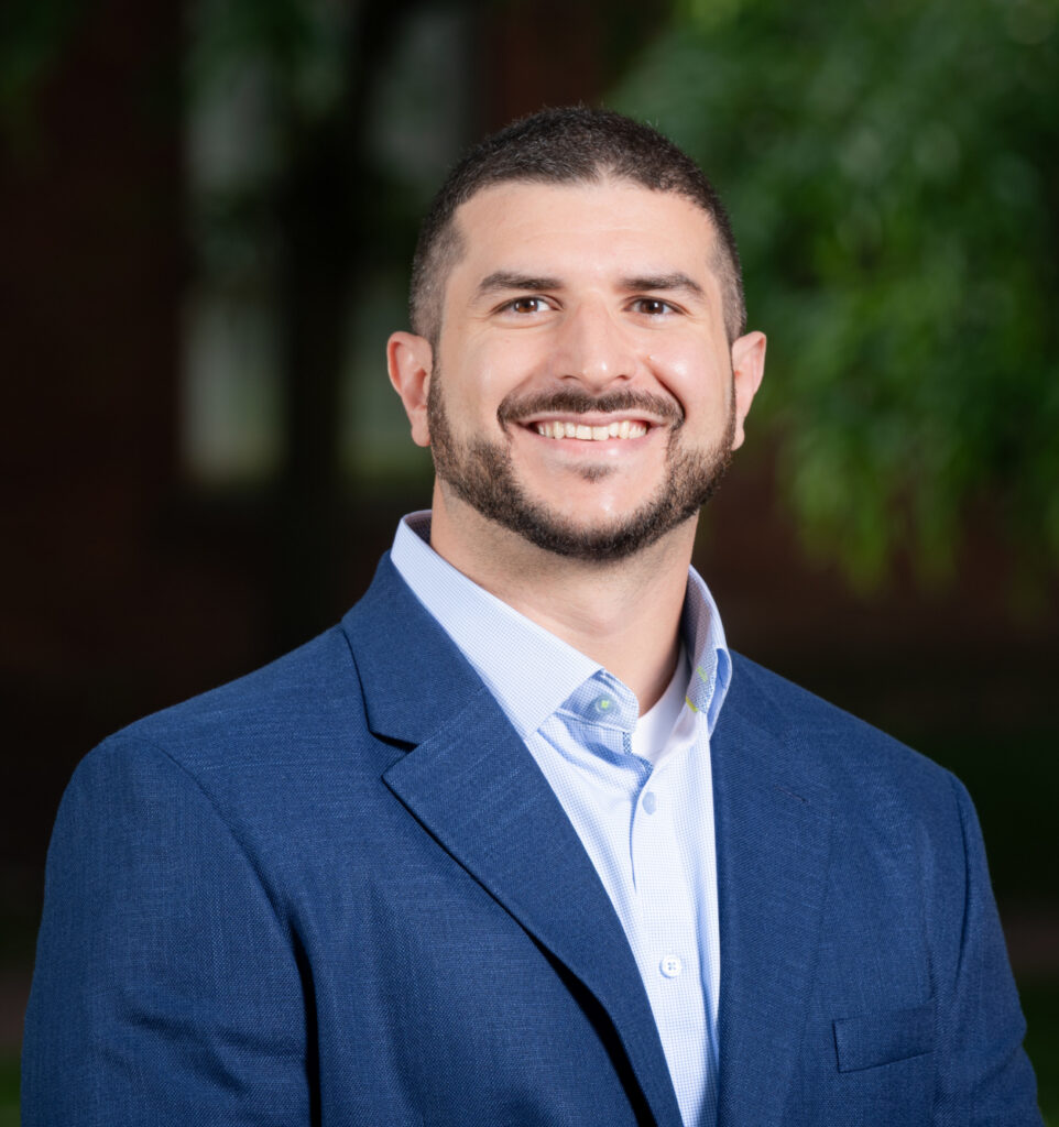 Louie Basile, Associate Manager